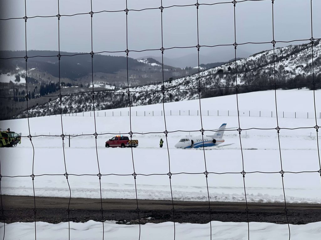 Aspen airport reopens late Monday after private jet goes off runway